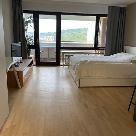 Freshly Renovated Studio Apartment - Top Location In Weinstadt Eksteriør bilde