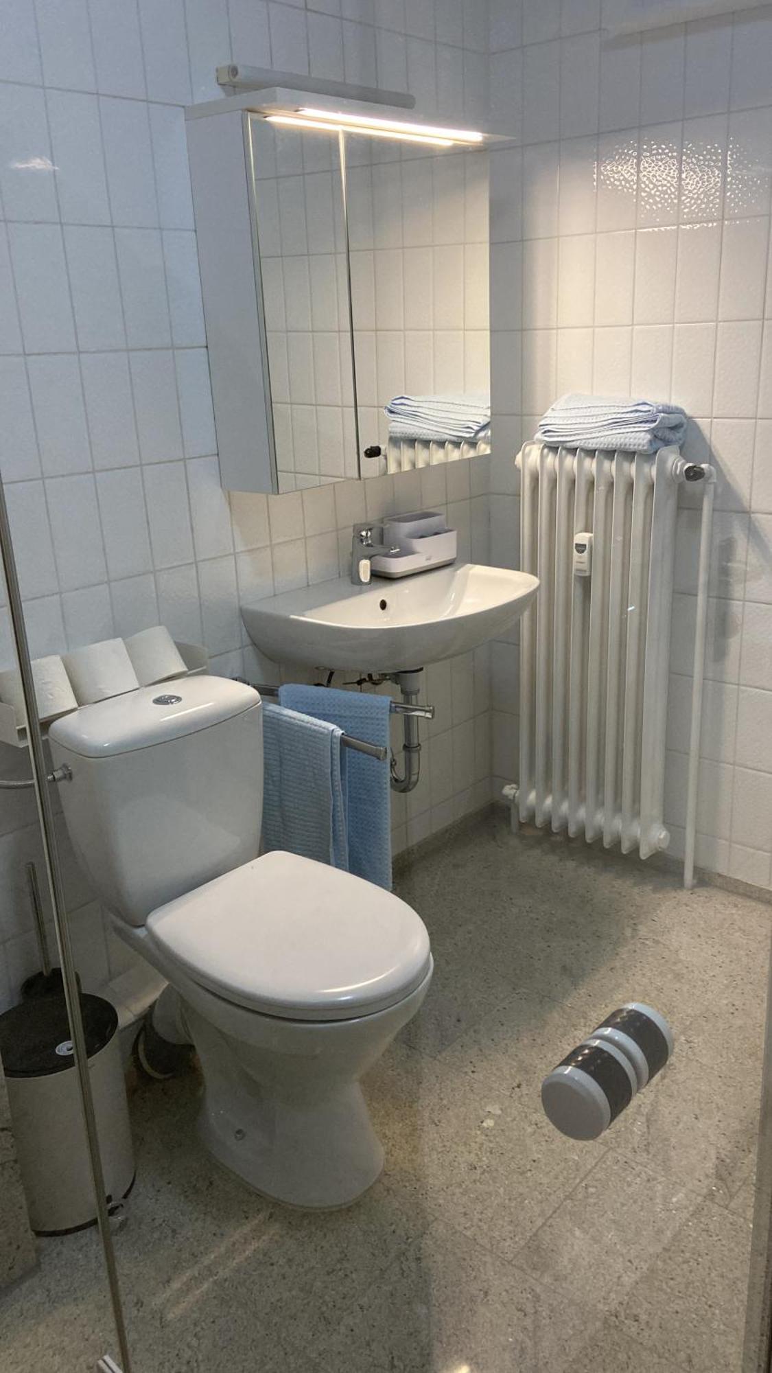 Freshly Renovated Studio Apartment - Top Location In Weinstadt Eksteriør bilde